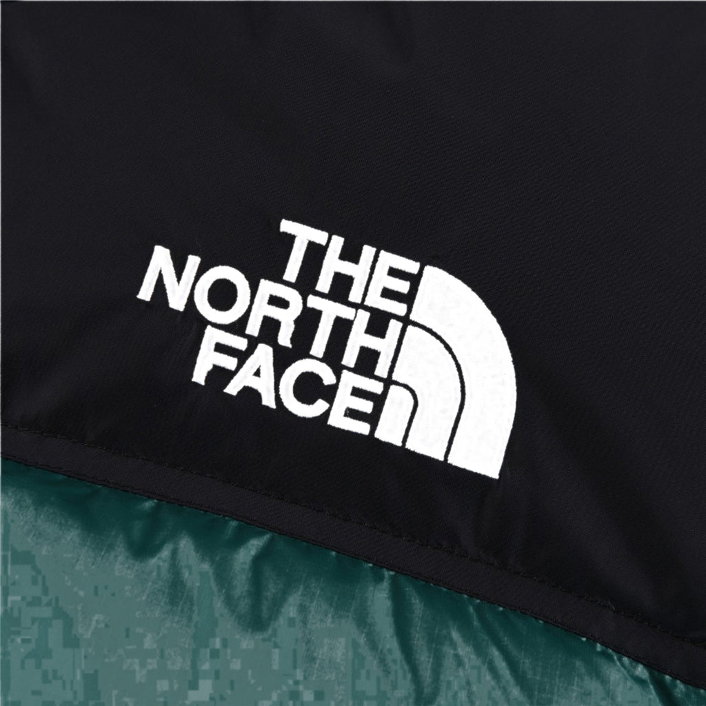 The North Face Puffer Jacket for All-Day Winter Wear