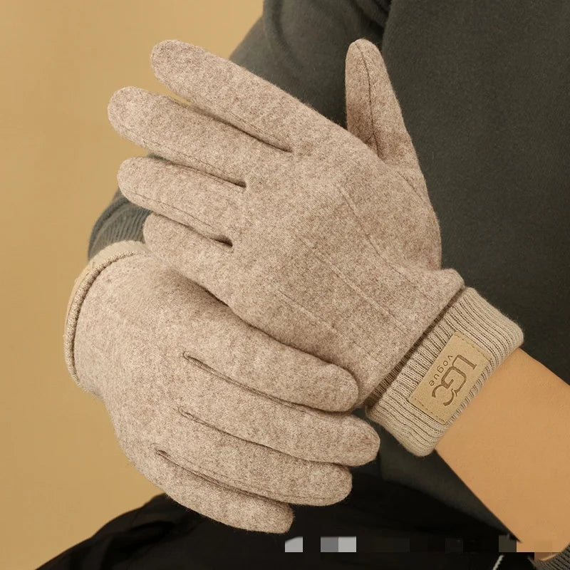 Plush-Lined Cashmere Blend Gloves with Touchscreen Fingertips
